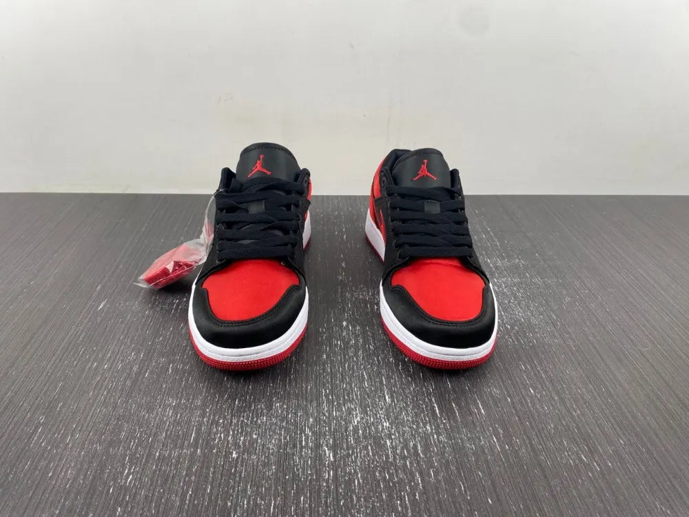 Air Jordan 1 Low Satin Red/Black - Hình 10