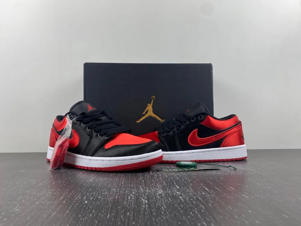 Air Jordan 1 Low Satin Red/Black - Hình 4