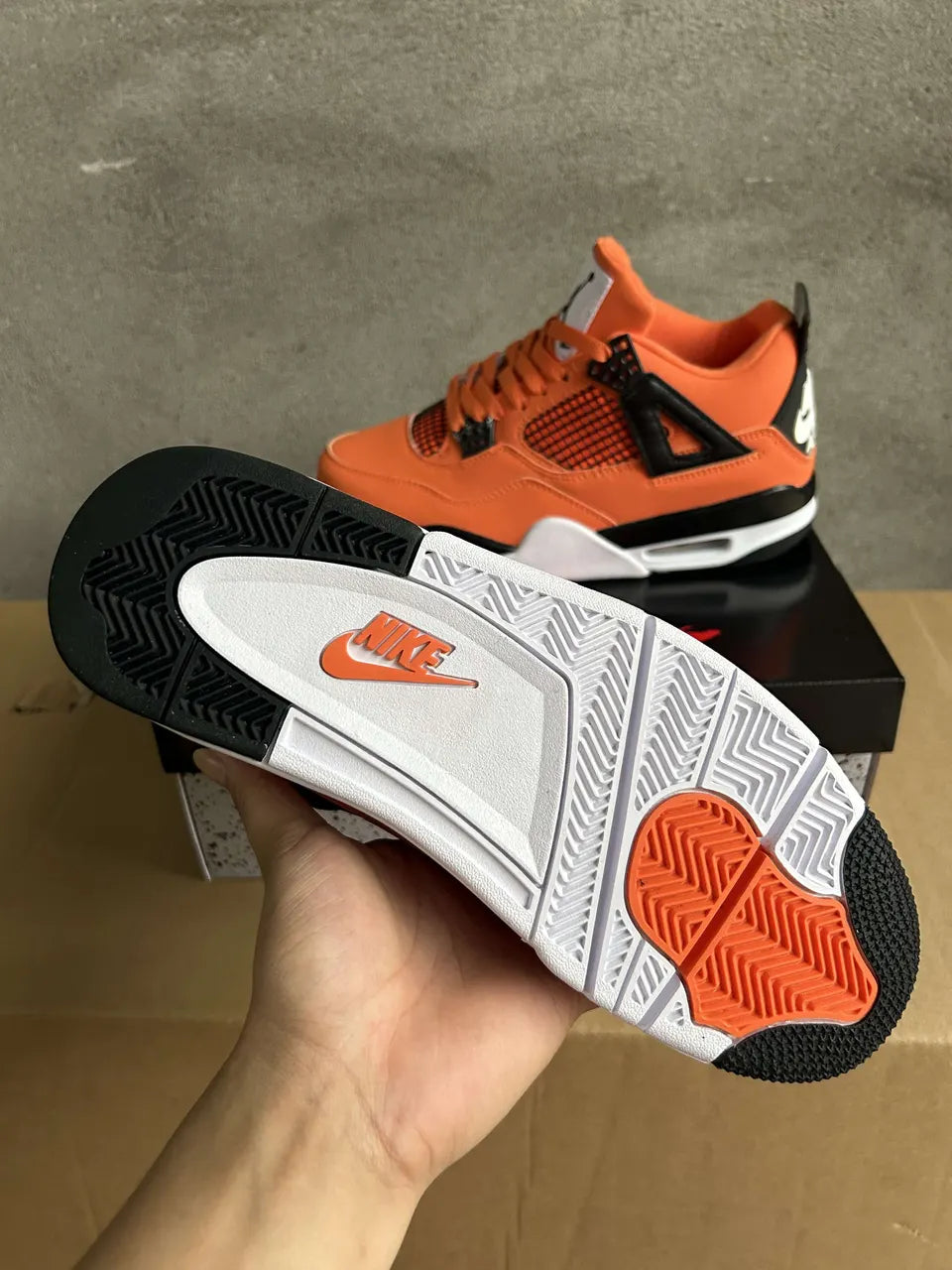 Air Jordan 4 Retro Orange - Hình 3