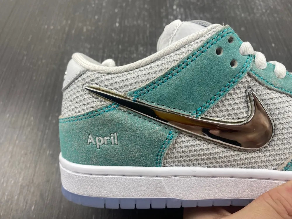 Nike SB Dunk Low April Skateboards - Hình 11