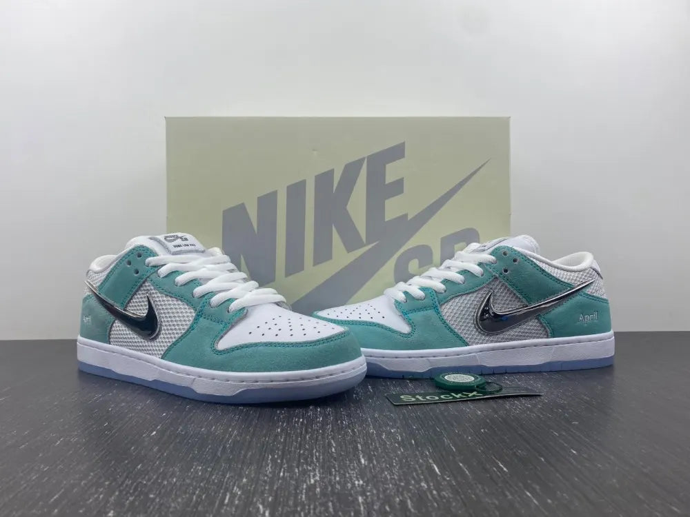 Nike SB Dunk Low April Skateboards - Hình 5