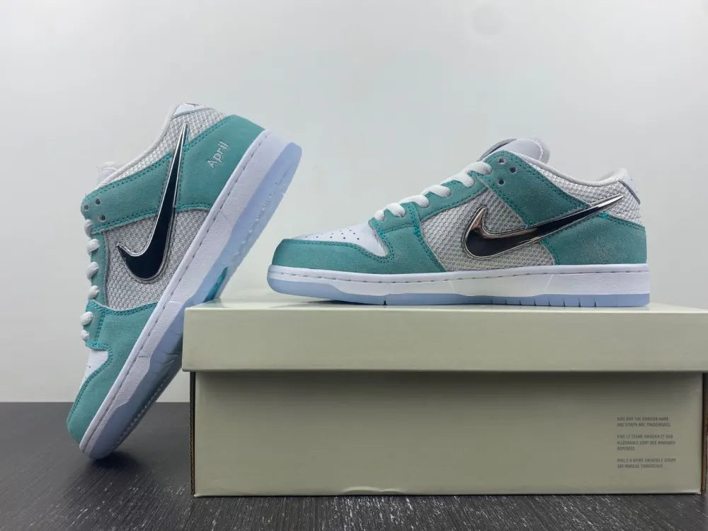 Nike SB Dunk Low April Skateboards - Hình 16