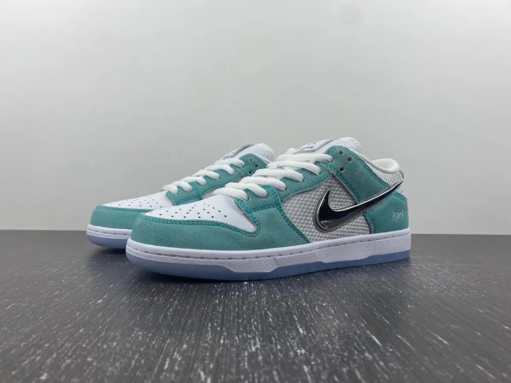 Nike SB Dunk Low April Skateboards - Hình 14