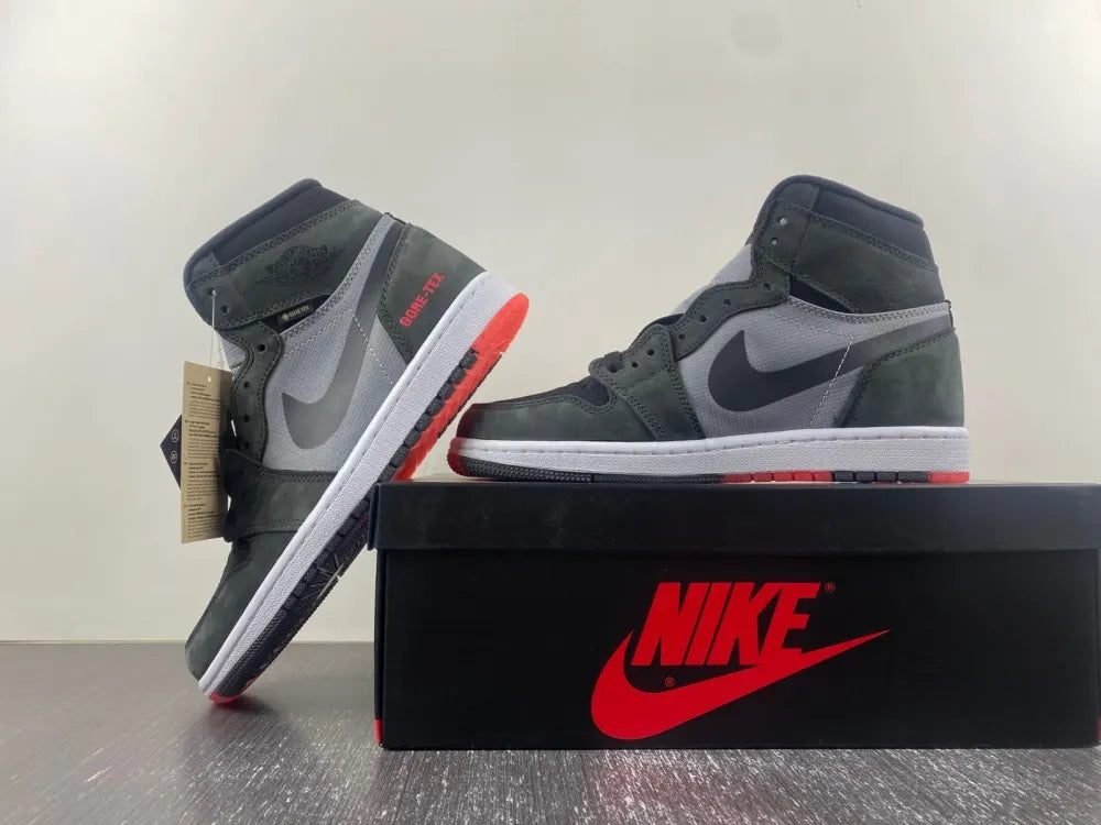 high Air Jordan 1 Gore-Tex Black - Hình 2