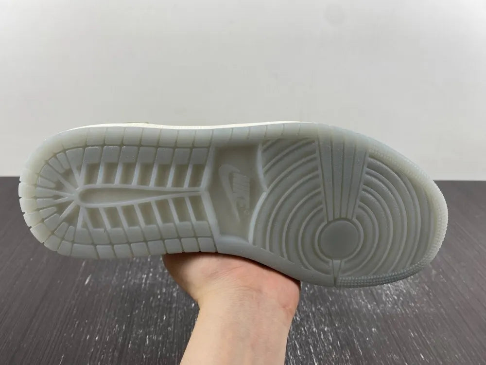 Air Jordan 1 Low Olive Snake - Hình 7