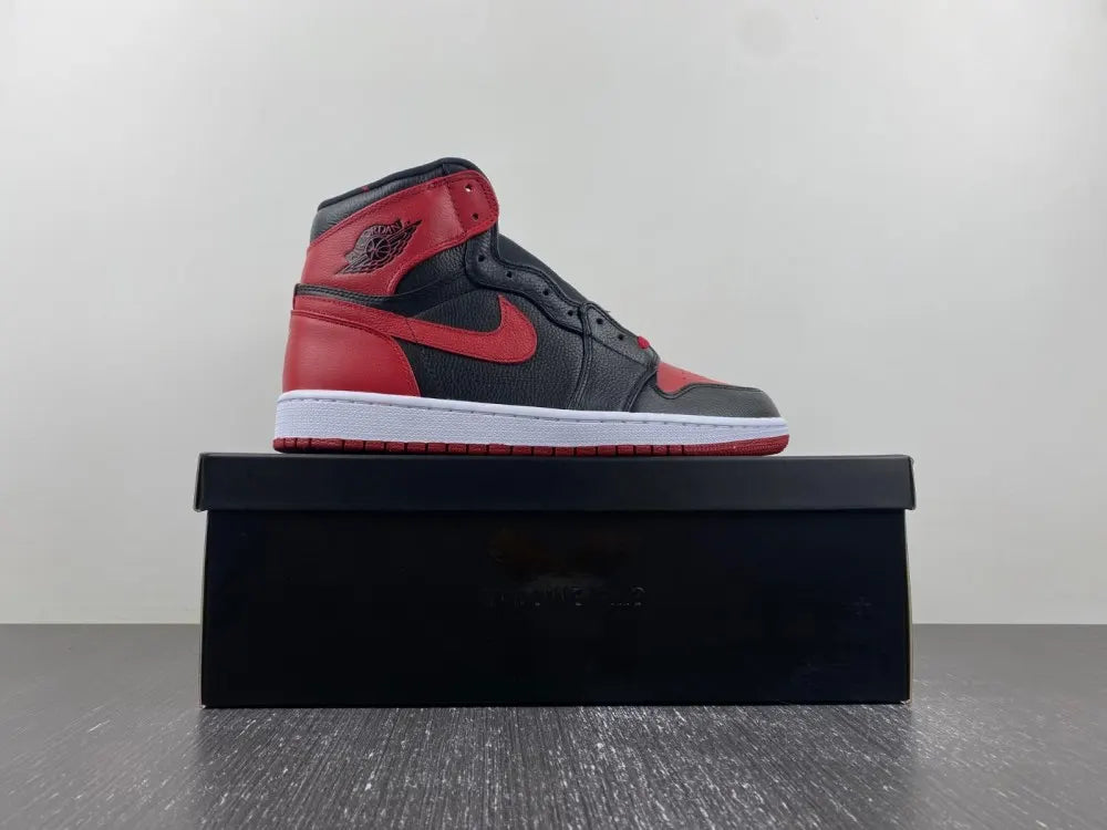 high Air Jordan 1 Retro Black/Red - Hình 2