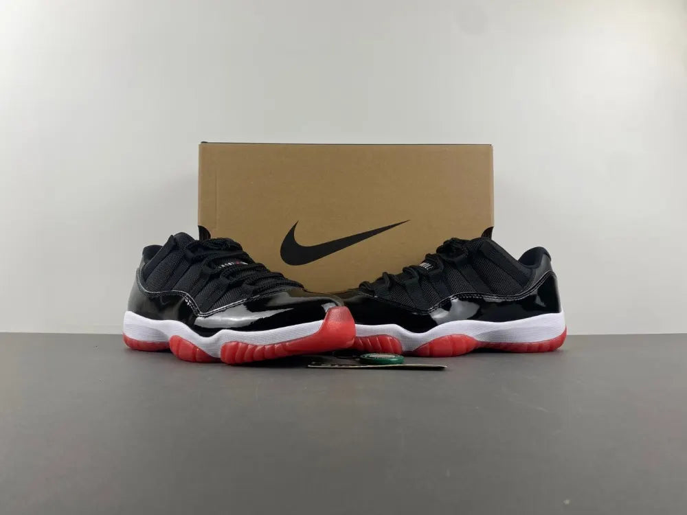 iconic Air Jordan 11 Retro Bred - Hình 2