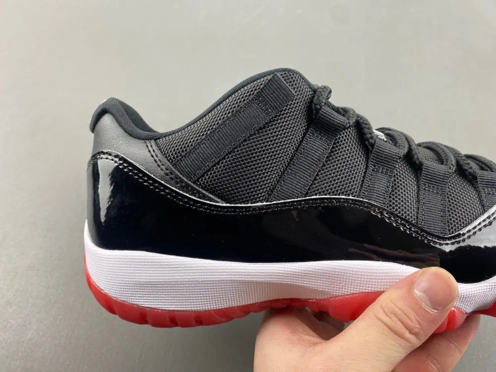 iconic Air Jordan 11 Retro Bred - Hình 8
