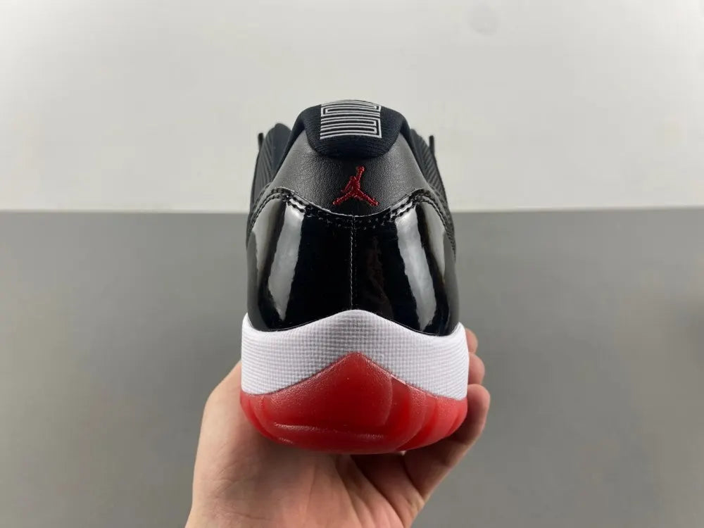 iconic Air Jordan 11 Retro Bred - Hình 12