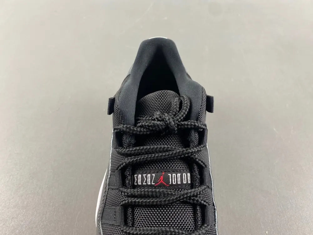iconic Air Jordan 11 Retro Bred - Hình 11