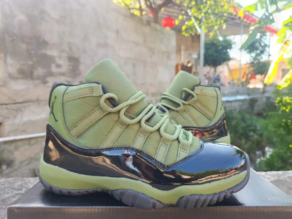 Air Jordan 11 Olive Green - Hình 4