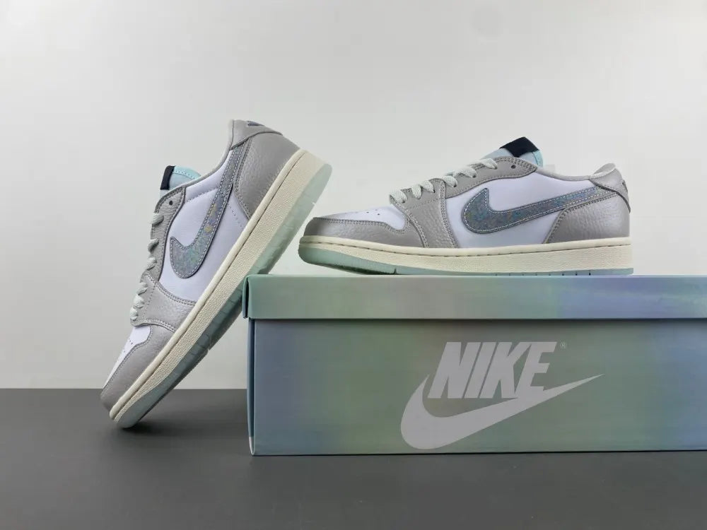 Air Jordan 1 Grey Iridescent - Hình 4