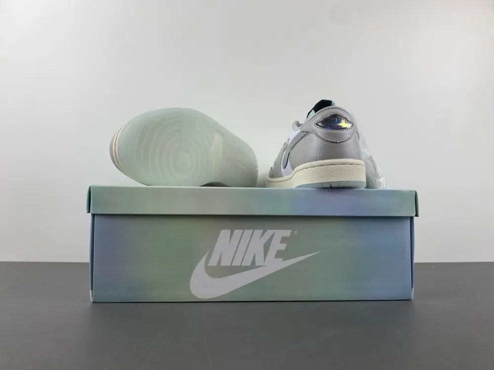 Air Jordan 1 Grey Iridescent - Hình 2