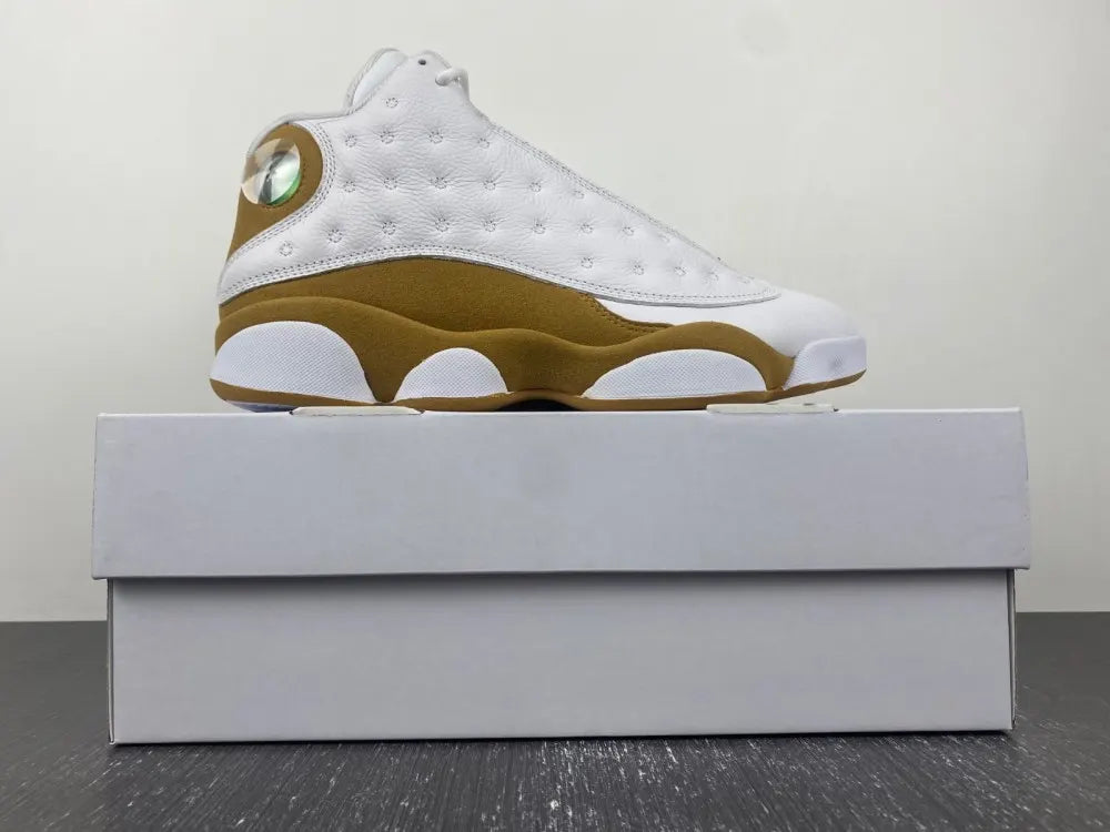 Air Jordan 13 White Baroque - Hình 5